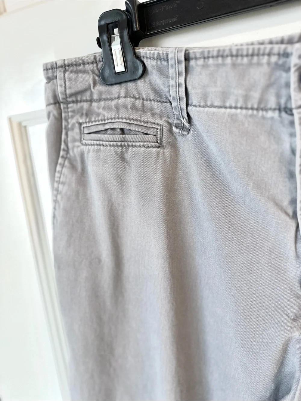 Old Navy Broken-In Straight Men’s Gray Chino Pants 34x30 Flat Front Cotton